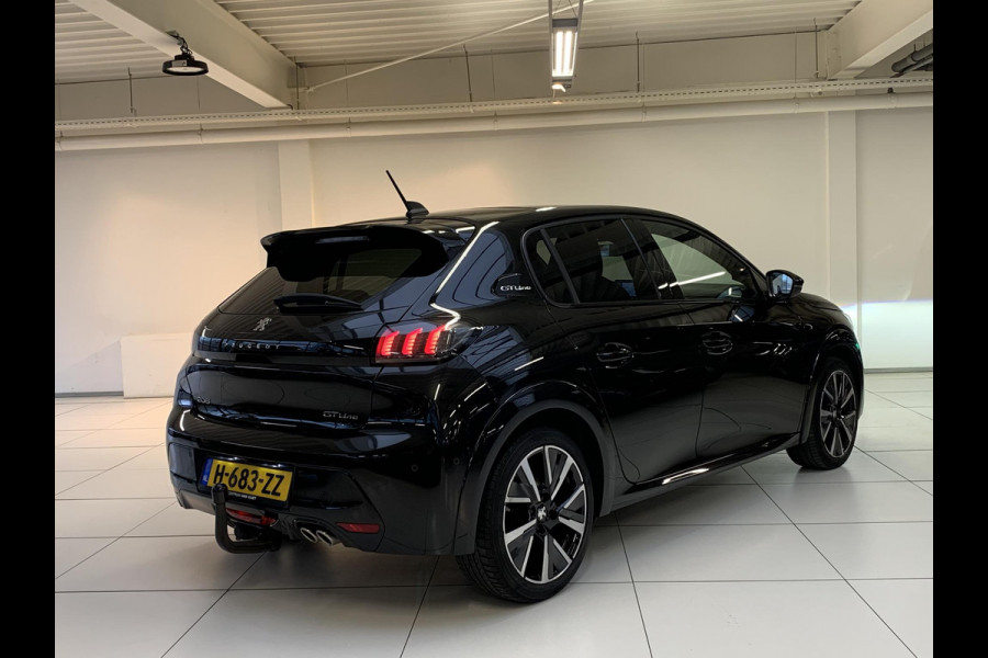 Peugeot 208 1.2 PureTech GT-Line 130PK | Automaat | Adaptieve Cruise Control | Trekhaak afneembaar |  Panoramadak | Navigatie | Achteruitrijcamera | Android auto / Apple carplay