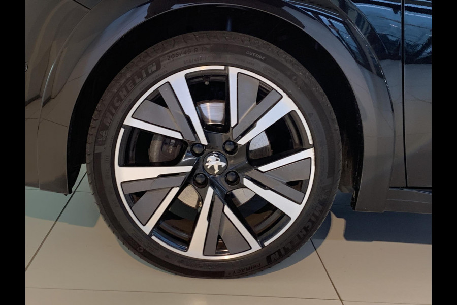 Peugeot 208 1.2 PureTech GT-Line 130PK | Automaat | Adaptieve Cruise Control | Trekhaak afneembaar |  Panoramadak | Navigatie | Achteruitrijcamera | Android auto / Apple carplay