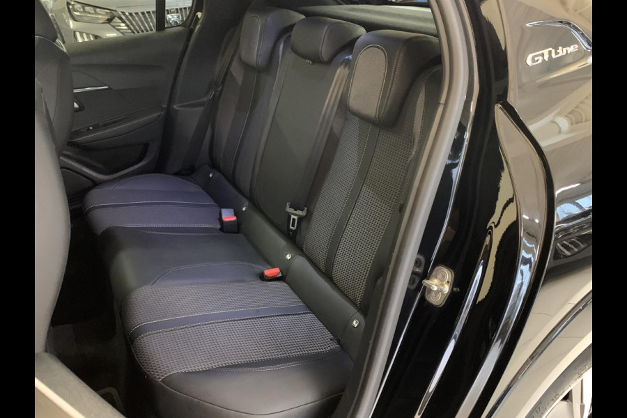 Peugeot 208 1.2 PureTech GT-Line 130PK | Automaat | Adaptieve Cruise Control | Trekhaak afneembaar |  Panoramadak | Navigatie | Achteruitrijcamera | Android auto / Apple carplay