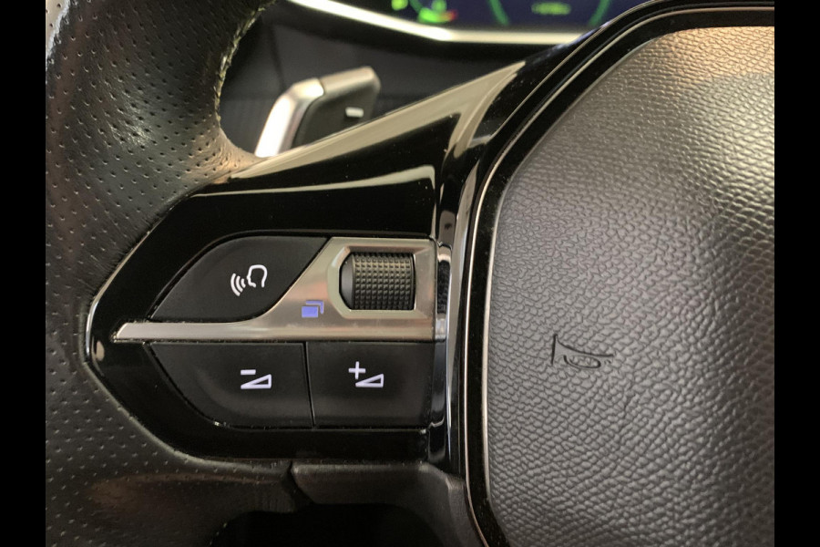 Peugeot 208 1.2 PureTech GT-Line 130PK | Automaat | Adaptieve Cruise Control | Trekhaak afneembaar |  Panoramadak | Navigatie | Achteruitrijcamera | Android auto / Apple carplay