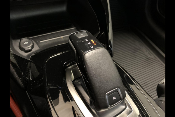 Peugeot 208 1.2 PureTech GT-Line 130PK | Automaat | Adaptieve Cruise Control | Trekhaak afneembaar |  Panoramadak | Navigatie | Achteruitrijcamera | Android auto / Apple carplay