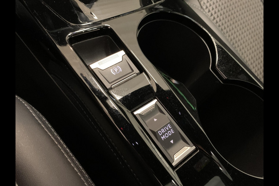 Peugeot 208 1.2 PureTech GT-Line 130PK | Automaat | Adaptieve Cruise Control | Trekhaak afneembaar |  Panoramadak | Navigatie | Achteruitrijcamera | Android auto / Apple carplay