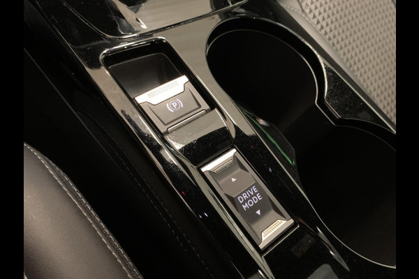 Peugeot 208 1.2 PureTech GT-Line 130PK | Automaat | Adaptieve Cruise Control | Trekhaak afneembaar |  Panoramadak | Navigatie | Achteruitrijcamera | Android auto / Apple carplay