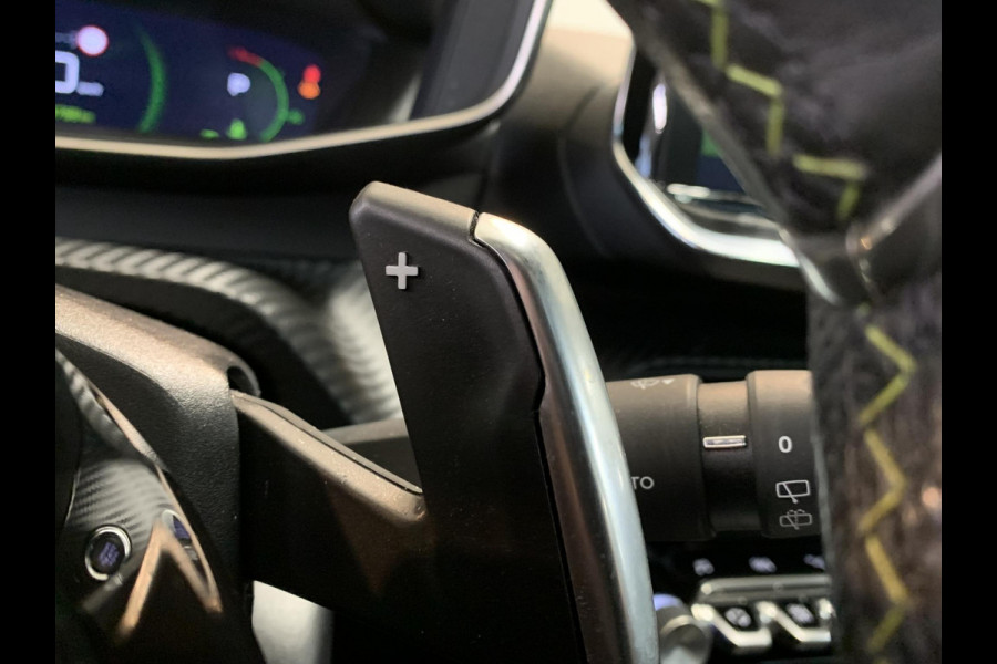 Peugeot 208 1.2 PureTech GT-Line 130PK | Automaat | Adaptieve Cruise Control | Trekhaak afneembaar |  Panoramadak | Navigatie | Achteruitrijcamera | Android auto / Apple carplay