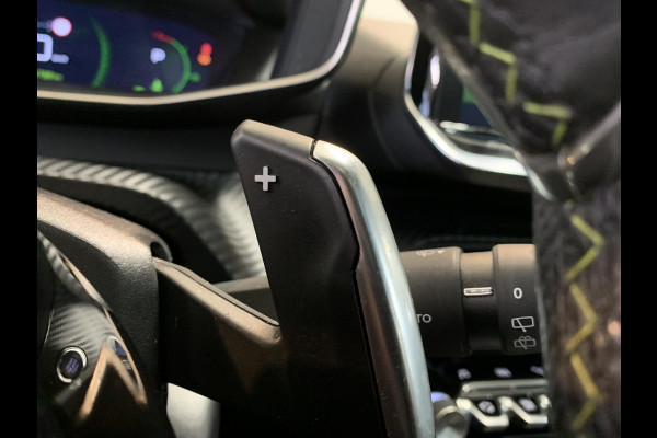 Peugeot 208 1.2 PureTech GT-Line 130PK | Automaat | Adaptieve Cruise Control | Trekhaak afneembaar |  Panoramadak | Navigatie | Achteruitrijcamera | Android auto / Apple carplay