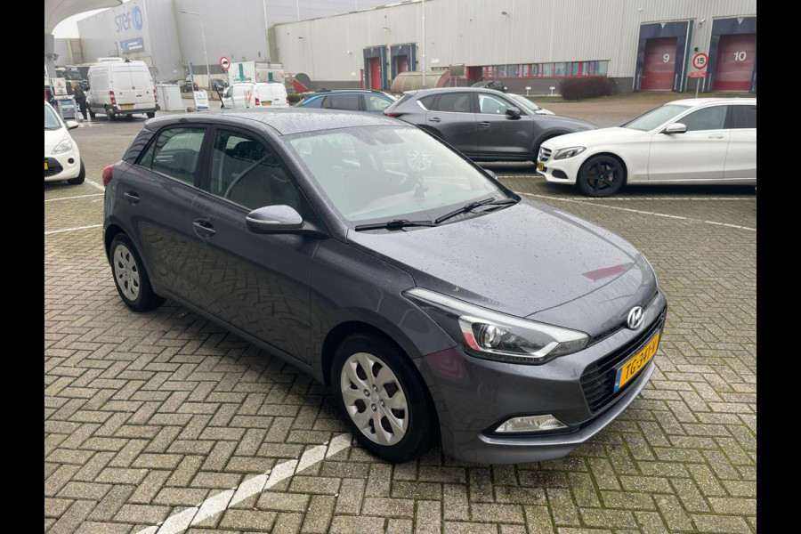 Hyundai i20 1.0 T-GDI Comfort / camera / navigatie