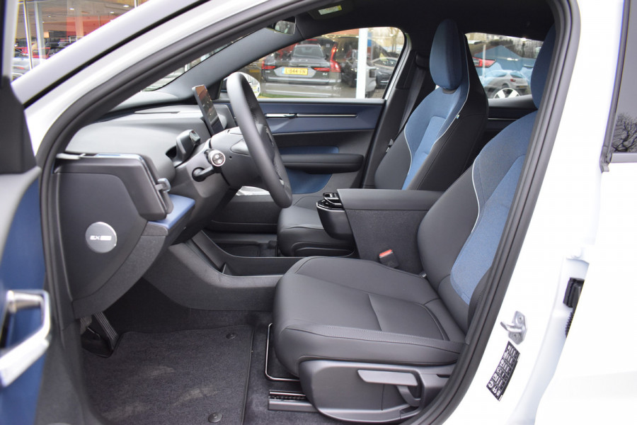 Volvo EX30 Extended Range Plus 69 kWh | 6000,- korting | Climate Pack | Apple Carplay | H&K | Camera | 19'LMV | ACC