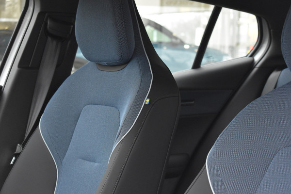 Volvo EX30 Extended Range Plus 69 kWh | 6000,- korting | Climate Pack | Apple Carplay | H&K | Camera | 19'LMV | ACC