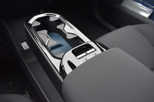 Volvo EX30 Extended Range Plus 69 kWh | 6000,- korting | Climate Pack | Apple Carplay | H&K | Camera | 19'LMV | ACC