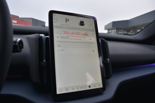 Volvo EX30 Extended Range Plus 69 kWh | 6000,- korting | Climate Pack | Apple Carplay | H&K | Camera | 19'LMV | ACC