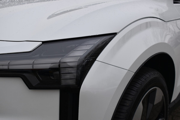 Volvo EX30 Extended Range Plus 69 kWh | 6000,- korting | Climate Pack | Apple Carplay | H&K | Camera | 19'LMV | ACC