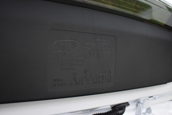 Volvo EX30 Extended Range Plus 69 kWh | 6000,- korting | Climate Pack | Apple Carplay | H&K | Camera | 19'LMV | ACC