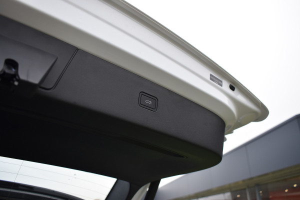 Volvo EX30 Extended Range Plus 69 kWh | 6000,- korting | Climate Pack | Apple Carplay | H&K | Camera | 19'LMV | ACC