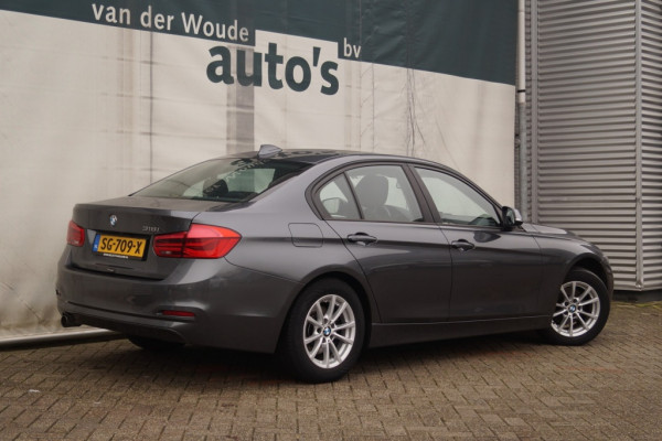 BMW 3 Serie 318i Automaat Executive -LED-NAVI-ECC-PDC-