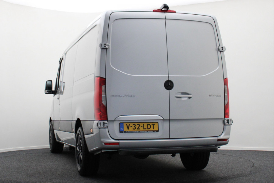 Mercedes-Benz Sprinter 317 CDI L2H1 Automaat Airco, Cruise, Camera, Navigatie, Apple CarPlay, Luchtgev. Stoel, 18''