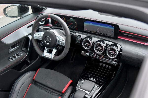 Mercedes-Benz CLA-Klasse AMG 35 4MATIC Aero. Schaal, Pano, Distro+, HUD, 360, Burm, Keyless, Dodeh, CarPlay, Sfeer!