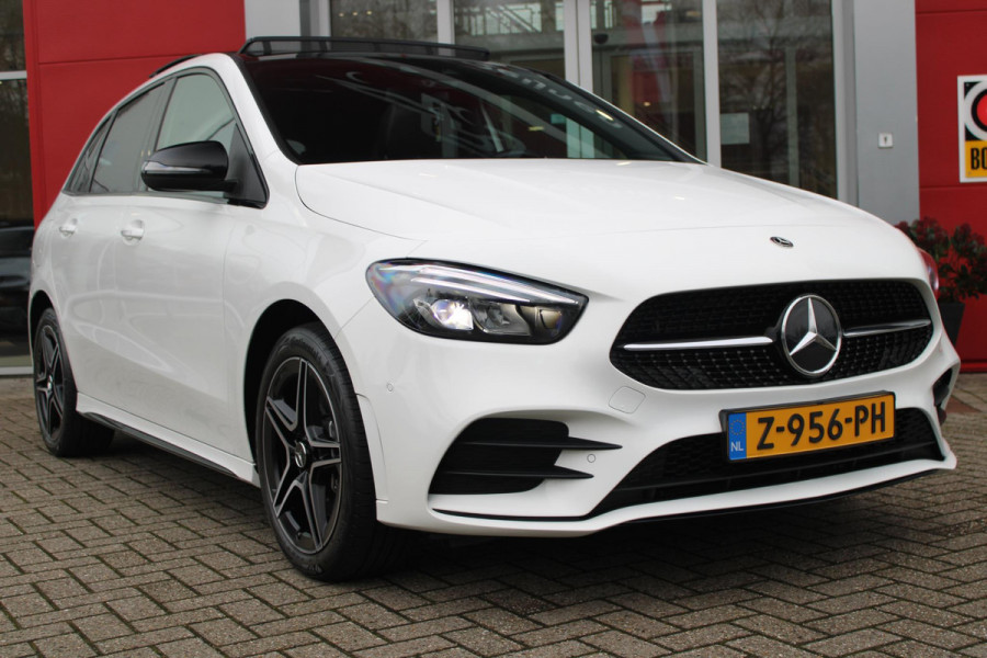 Mercedes-Benz B-Klasse 250 e 218PK EDITION AMG | PANORAMISCH SCHUIF/KANTEL DAK | SFEER VERLICHTING | VERKEERSLICHTEN WEERGAVE | LED HIGH PERFROMANCE KOPLAMPEN | APPLE CARPLAY/ANDROID AUTO | STOEL VERWARMING | NIGHT PAKKET | PARKEERSENSOREN VOOR EN ACHTER | CRUISE CONTROL |