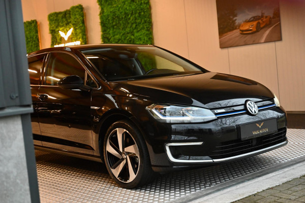 Volkswagen e-Golf - 35,8kwh - Leer - Keyless Entry - Stoelverwarming - Warmtepomp - Adaptive Cruise Control - LED Achterlichten -