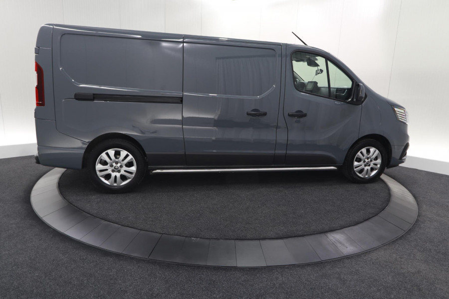 Renault Trafic 2.0 dCi 110 T30 L2H1 Work Edition | Trekhaak | Camera | Navigatie | Sidebars | Betimmering Laadruimte