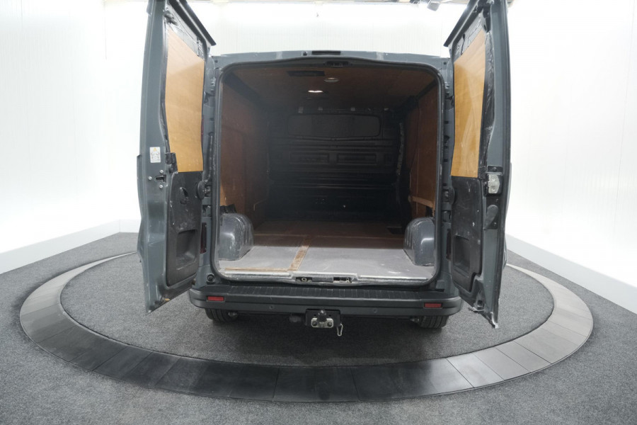 Renault Trafic 2.0 dCi 110 T30 L2H1 Work Edition | Trekhaak | Camera | Navigatie | Sidebars | Betimmering Laadruimte