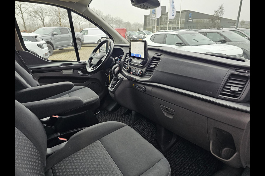 Ford Transit Custom 320 2.0 TDCI L2H1 Trend DC | 130pk Automaat | Dubbele Cabine | Bijrijdersstoel | Stoelverwarming | Navigatie | Camera | Privacy glass | Lichtmetalen velgen