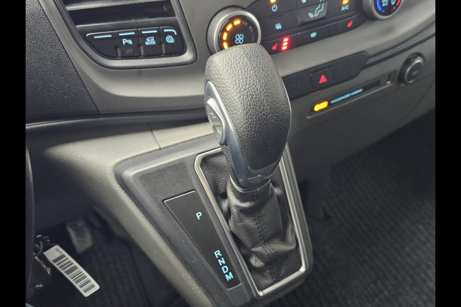 Ford Transit Custom 320 2.0 TDCI L2H1 Trend DC | 130pk Automaat | Dubbele Cabine | Bijrijdersstoel | Stoelverwarming | Navigatie | Camera | Privacy glass | Lichtmetalen velgen