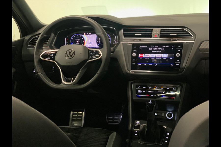 Volkswagen Tiguan 1.5 TSI R-Line | HUD | PANO | TREKHAAK | IQ LIGHTS