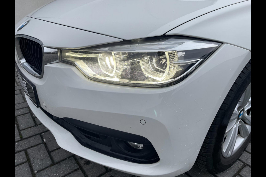 BMW 3 Serie Touring 318i Touring | LED | Cruise | Stoelverw. | Lane