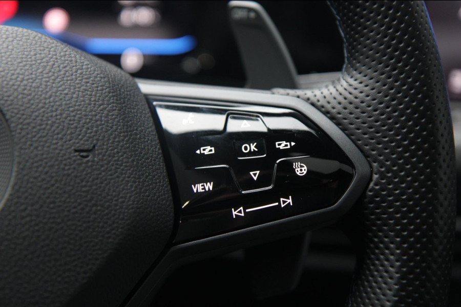Volkswagen Golf 2.0 TSI R 4Motion AKRAP/PANO/CAM/ACC/DCC/ BOMVOL