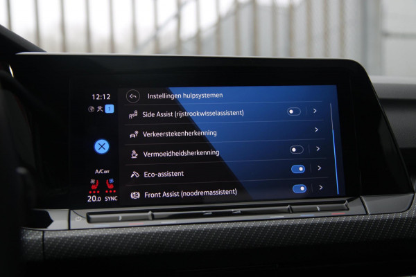 Volkswagen Golf 2.0 TSI R 4Motion AKRAP/PANO/CAM/ACC/DCC/ BOMVOL