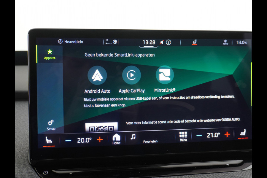 Škoda ENYAQ iV 80 Apple Carplay Android Auto-Pilot Navi Pano-dak HUD DCC Trekhaak Ecc Elec.Stoel met memory Adaptieve Cruise Control Camera Key NoodremAssist Stoelverwarming Bluetooth Dodehoek detector Draadloze tel.lader Lmv 20" Rijstrooksensor Regen-Lichtsensor DCC Adaptive Chassisregeling 1e Eigenaar