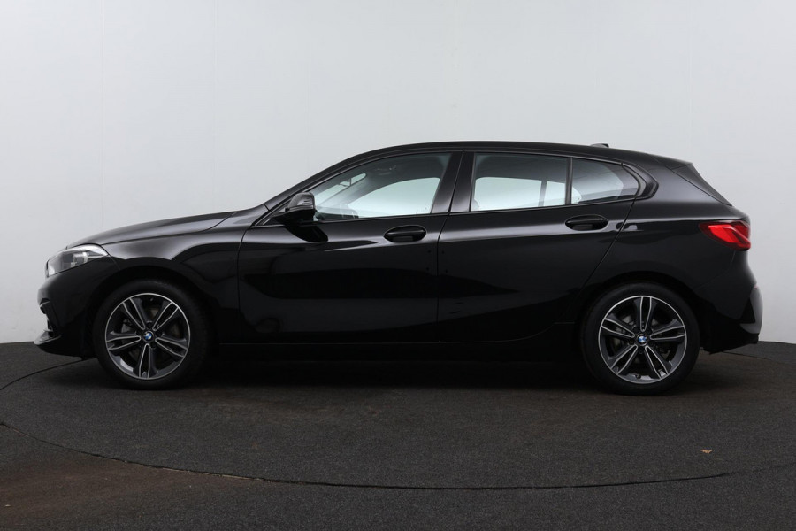BMW 1-serie 118i Executive Edition SportLine (1e Eig, NL-auto, DealeronderH, Navi Prof, Apple Carplay, PDC V+A, Cruise Con, Etc)