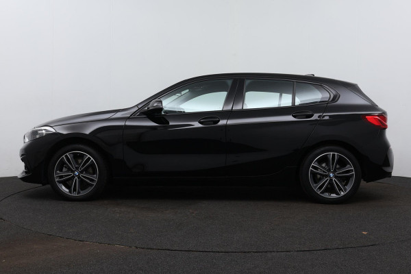 BMW 1-serie 118i Executive Edition SportLine (1e Eig, NL-auto, DealeronderH, Navi Prof, Apple Carplay, PDC V+A, Cruise Con, Etc)