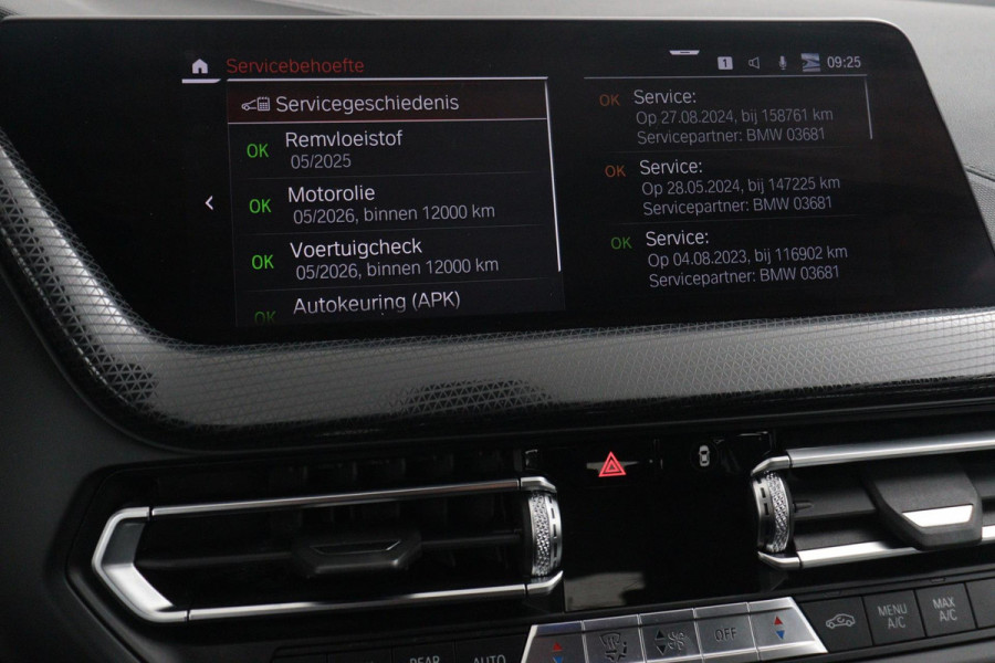 BMW 1-serie 118i Executive Edition SportLine (1e Eig, NL-auto, DealeronderH, Navi Prof, Apple Carplay, PDC V+A, Cruise Con, Etc)