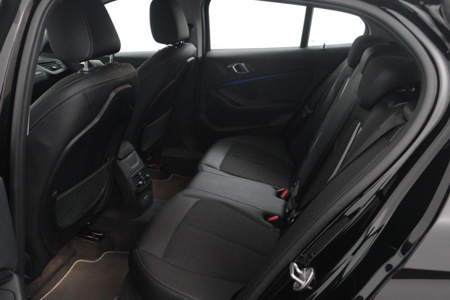 BMW 1-serie 118i Executive Edition SportLine (1e Eig, NL-auto, DealeronderH, Navi Prof, Apple Carplay, PDC V+A, Cruise Con, Etc)