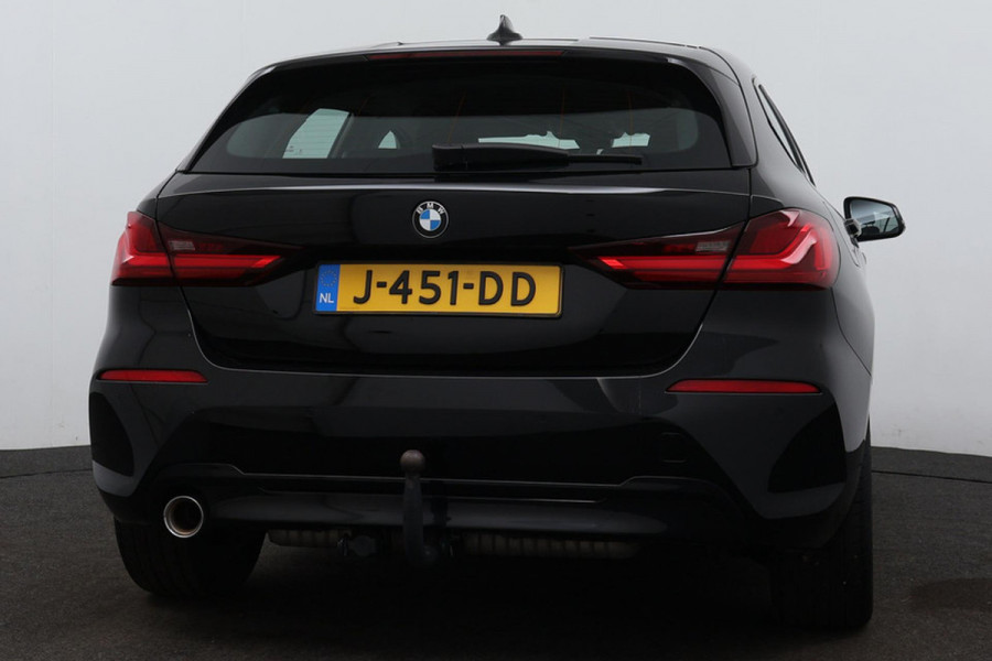 BMW 1-serie 118i Executive Edition SportLine (1e Eig, NL-auto, DealeronderH, Navi Prof, Apple Carplay, PDC V+A, Cruise Con, Etc)