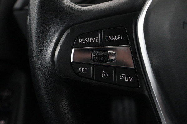 BMW 1-serie 118i Executive Edition SportLine (1e Eig, NL-auto, DealeronderH, Navi Prof, Apple Carplay, PDC V+A, Cruise Con, Etc)