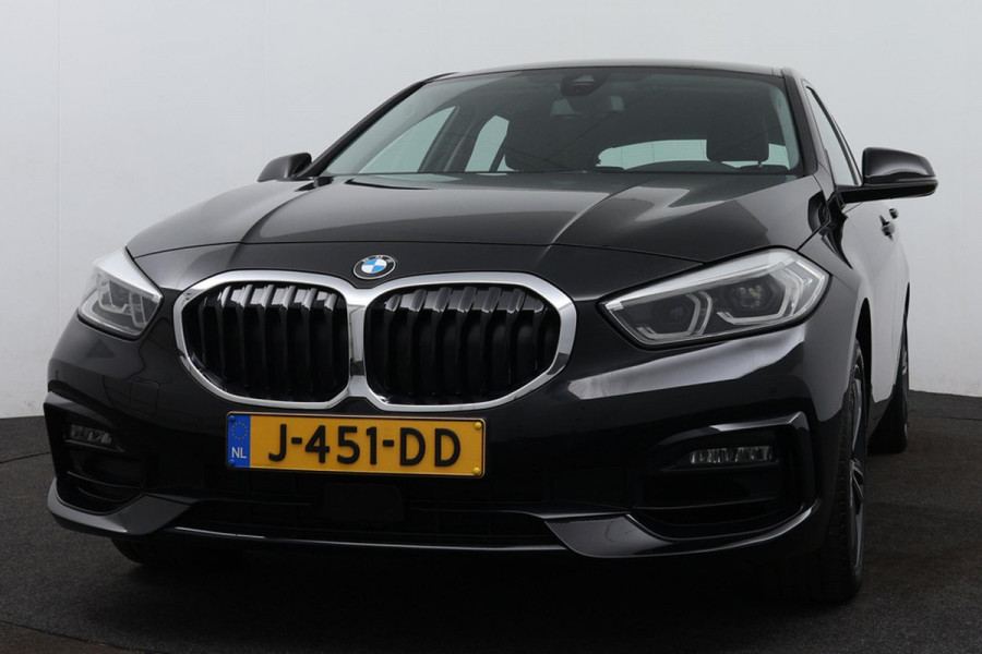 BMW 1-serie 118i Executive Edition SportLine (1e Eig, NL-auto, DealeronderH, Navi Prof, Apple Carplay, PDC V+A, Cruise Con, Etc)