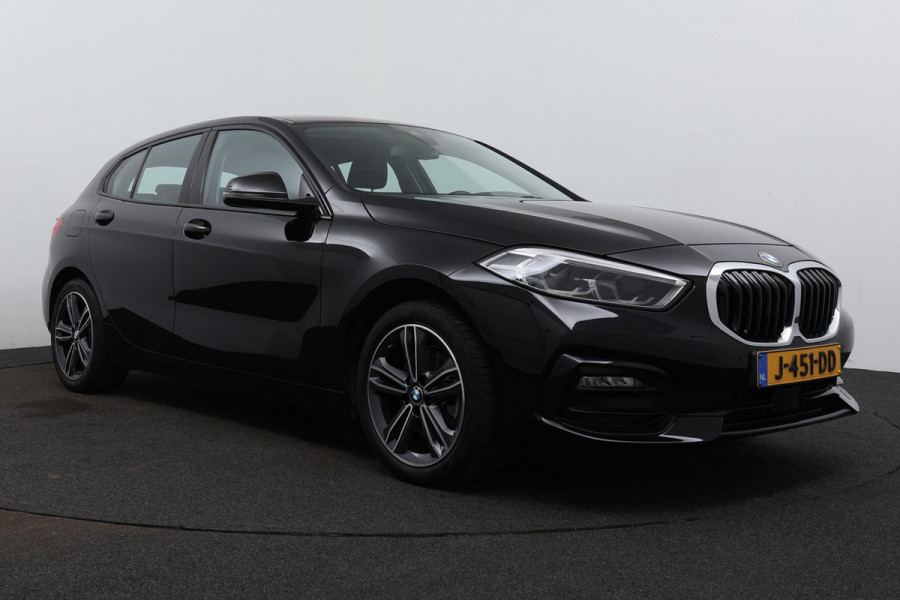 BMW 1-serie 118i Executive Edition SportLine (1e Eig, NL-auto, DealeronderH, Navi Prof, Apple Carplay, PDC V+A, Cruise Con, Etc)