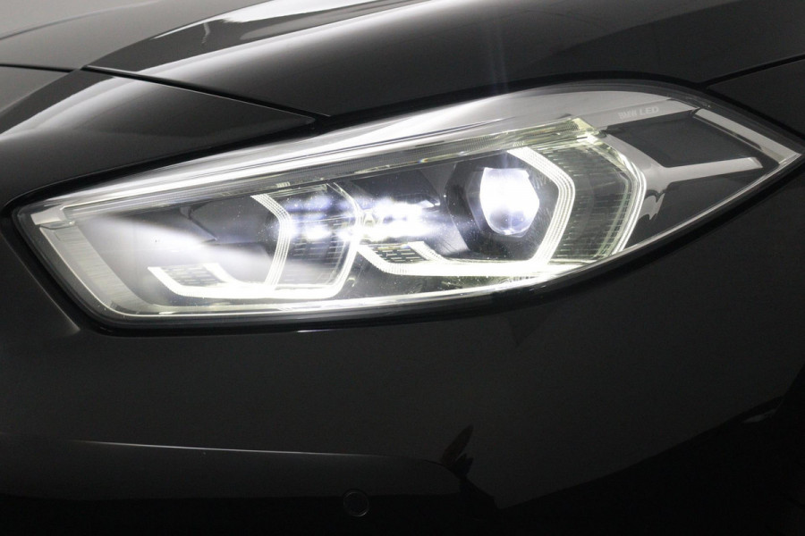 BMW 1-serie 118i Executive Edition SportLine (1e Eig, NL-auto, DealeronderH, Navi Prof, Apple Carplay, PDC V+A, Cruise Con, Etc)