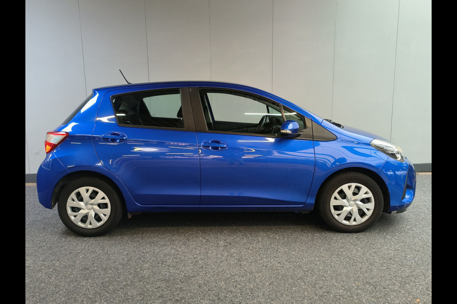 Toyota Yaris 1.0 VVT-i Active uit 2019 Rijklaar + 12 maanden Bovag-garantie Henk Jongen Auto's in Helmond,  al 50 jaar service zoals 't hoort!