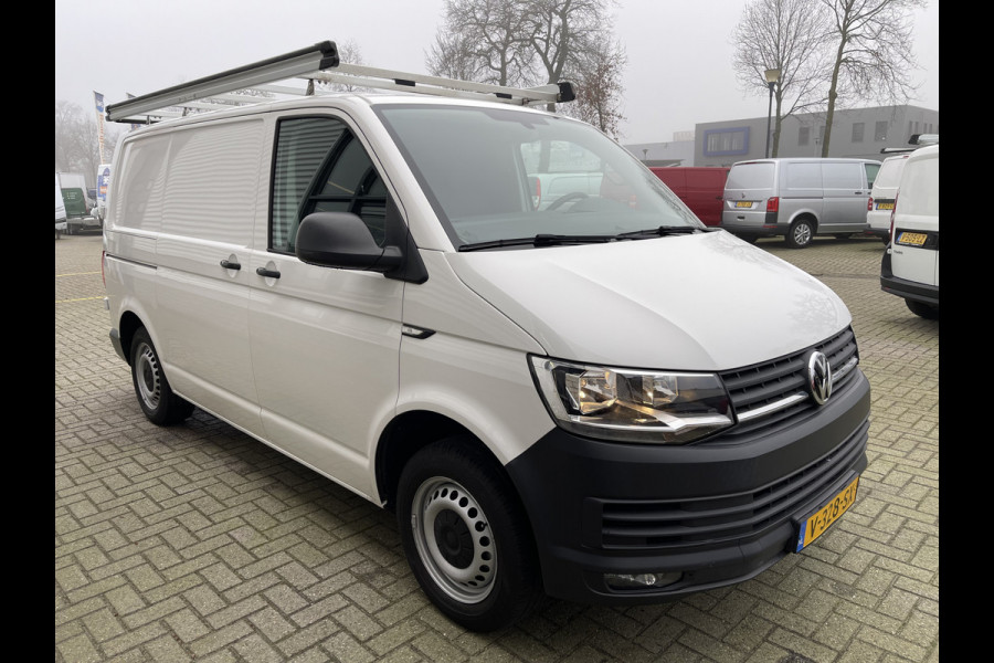 Volkswagen Transporter 2.0 TDI L1H1 Comfortline / vaste prijs rijklaar € 17.950 ex btw / Bott ingerichte laadruimte / lease vanaf € / airco / cruise / imperial / euro 6 diesel / trekhaak !