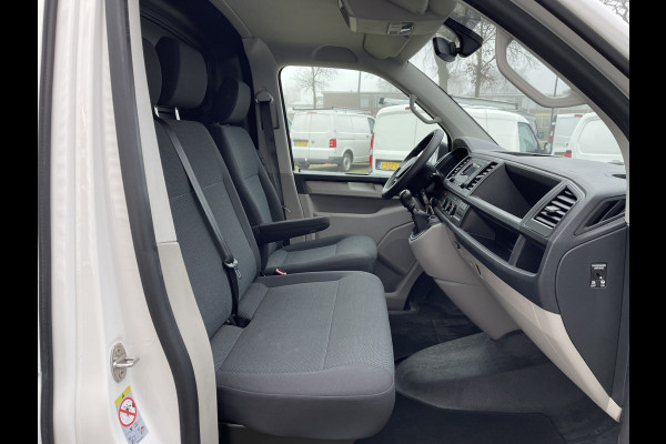 Volkswagen Transporter 2.0 TDI L1H1 Comfortline / vaste prijs rijklaar € 17.950 ex btw / Bott ingerichte laadruimte / lease vanaf € / airco / cruise / imperial / euro 6 diesel / trekhaak !