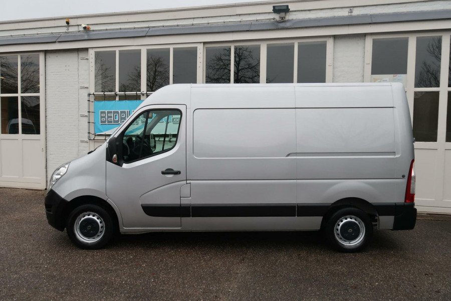 Renault Master 146PK|1eEig! L2H2|Airco|Cruise|NAVI|Trekhaak|PDC|NETJES! Renault Master 146PK|L2H2|Airco|Cruise|NAVI|Trekhaak|PDC|NETJES!