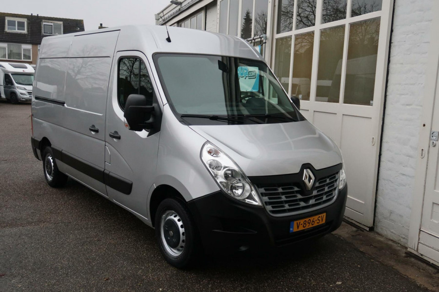 Renault Master 146PK|1eEig! L2H2|Airco|Cruise|NAVI|Trekhaak|PDC|NETJES! Renault Master 146PK|L2H2|Airco|Cruise|NAVI|Trekhaak|PDC|NETJES!