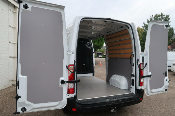 Renault Master 135PK L2H2 EDITION 1eEig, Camera, Cruise, PDC, betimmering, trekhaak NETJES!