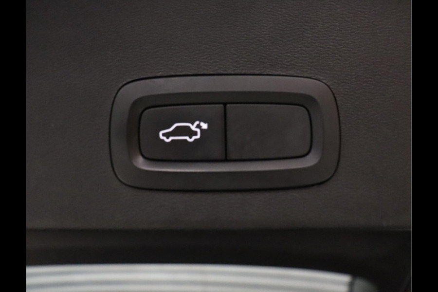 Volvo XC40 1.5 T5 Twin Engine Inscription [CRUISE CONTROL, APPLE CARPLAY, TREKHAAK, DIGITAL DASH, ELEKTRISCHE ACHTERKLEP, VOL LEDER, SENSOREN ACHTER, NAVIGATIE, NIEUWSTAAT]