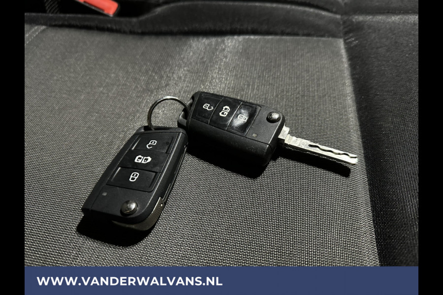 Volkswagen Crafter 2.0 TDI 141pk L3H3 L2H2 Euro6 Airco | Camera | Apple Carplay | Cruisecontrol Android Auto, Chauffeursstoel, Parkeersensoren, Bijrijdersbank