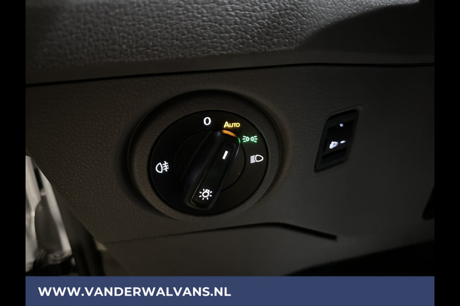 Volkswagen Crafter 2.0 TDI 141pk L3H3 L2H2 Euro6 Airco | Camera | Apple Carplay | Cruisecontrol Android Auto, Chauffeursstoel, Parkeersensoren, Bijrijdersbank