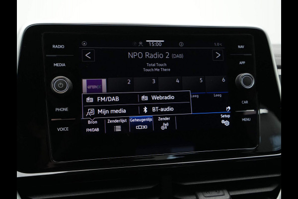 Volkswagen T-Roc 1.5 TSI 150pk DSG R-Line Private Lease 598,- pm obv 10.000km/48mnd 263